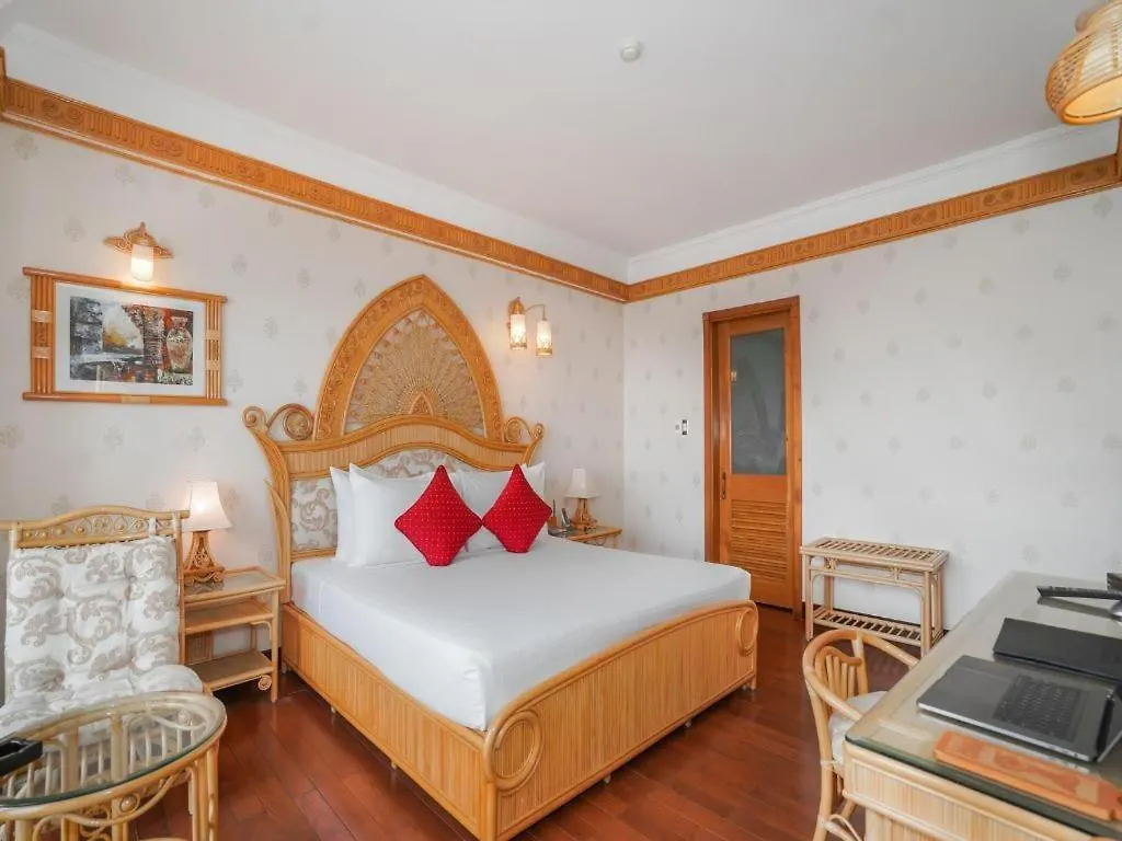 ****  Senriver Hotel Da Nang Vietnam