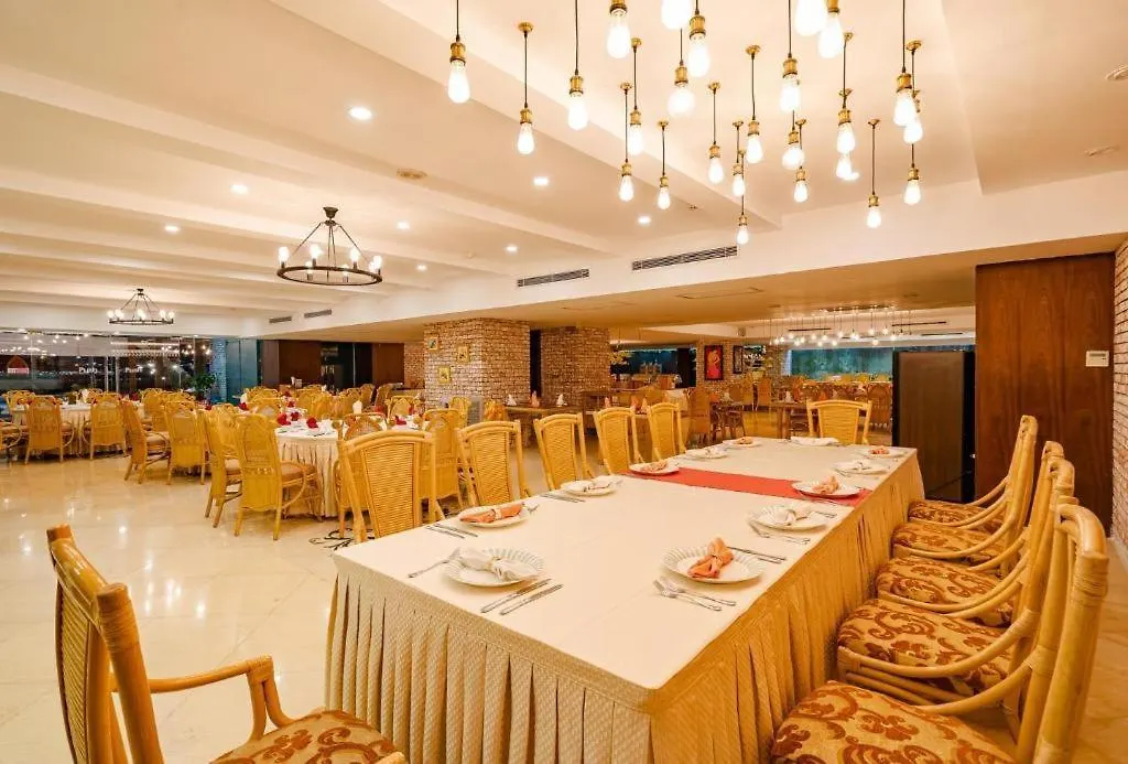 Senriver Hotel Da Nang 4*,